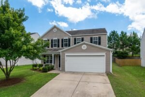 Is Fiber Cement or Vinyl Siding Better for Texas Weather? A Practical Homeowner Guide